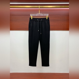 Эксклюзивные новые брюки Loewe в стиле