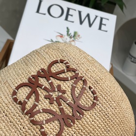 LOEWE Весна/Лето Новинка Соломенная шл