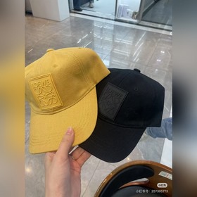 LOEWE  Популярная бейсболка в налич