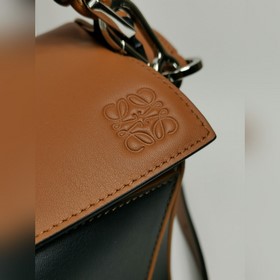 Loewe Puzzle отличается характерной пл