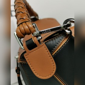 Loewe Puzzle отличается характерной пл