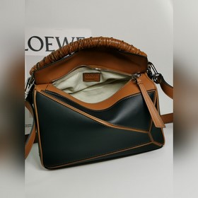 Loewe Puzzle отличается характерной пл