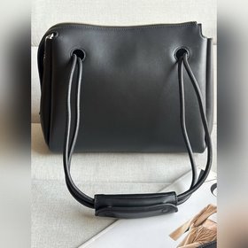 Размеры： 28,5 × 11 × 23 см  Средняя 