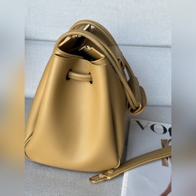 Размеры： 28,5 × 11 × 23 см  Теплый п