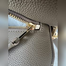 Небольшой размер 24 см, серо-коричневы