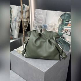 Размеры сумки： 30-24,5-10,5  Сумка