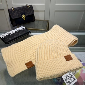 Новинка от Loewe — «Маленькая красная 