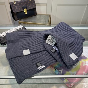 Новинка от Loewe — «Маленькая красная 