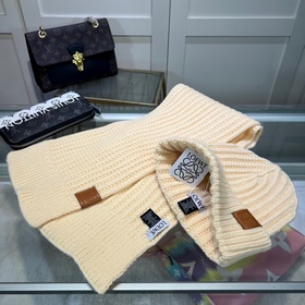 Новинка от Loewe — «Маленькая красная 