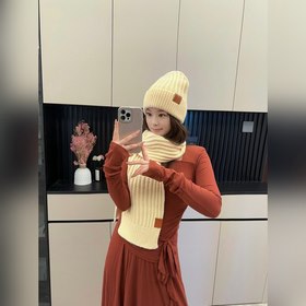 Новинка от Loewe — Little Red Book, оф