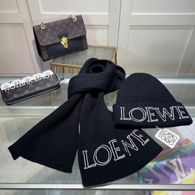 Новинка от Loewe — «Маленькая красная 