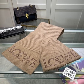 Новинка от Loewe — «Маленькая красная 