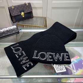 Новинка от Loewe — «Маленькая красная 