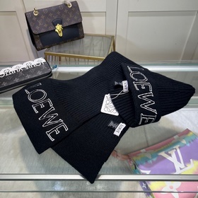 Новинка от Loewe — «Маленькая красная 