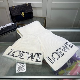 Новинка от Loewe — «Маленькая красная 