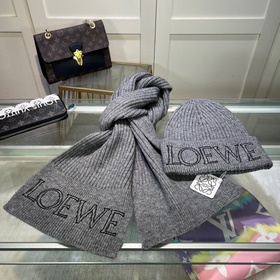 Новинка от Loewe — «Маленькая красная 