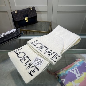 Новинка от Loewe — «Маленькая красная 