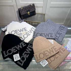 Новинка от Loewe — «Маленькая красная 