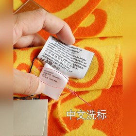 Шарф Loewe Graffiti    Сравнивая м