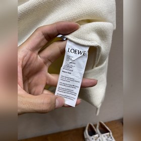 Loewe 2022 Осень/Зима Новинка： Свитер 