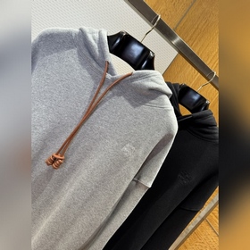 LOEWE Кожаная кофта с капюшоном и выши