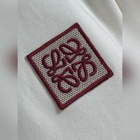 Свитшот с круглым вырезом и вышитым па