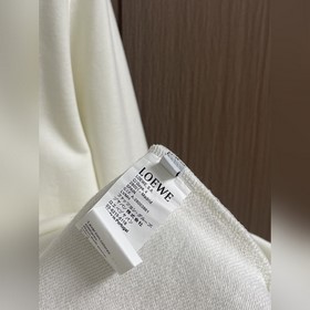 Свитшот с круглым вырезом и вышитым па