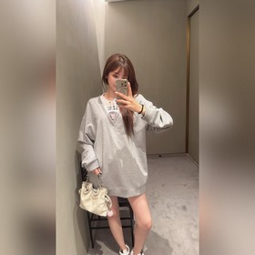 LOEWE Свитшот с V-образным вырезом и в