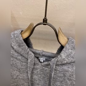 Loewe, вязаный худи с вышитым логотипо