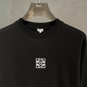 LOEWE. Новая длиннорукавная рубашка из