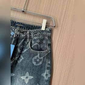 Джинсы Louis Vuitton Distressed Monogr