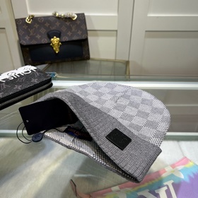 Louis Vuitton Вязаная шапка из кашемир