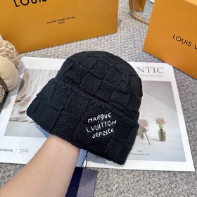 Товары Louis Vuitton, вязаная шерстяна