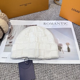 Товары Louis Vuitton, вязаная шерстяна