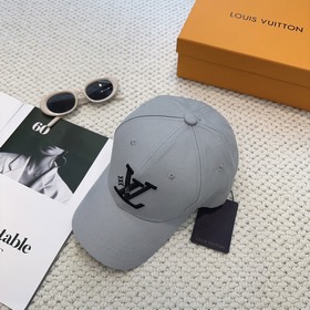 Бейсболка Louis Vuitton Новая бейсболк