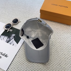 Бейсболка Louis Vuitton Новая бейсболк