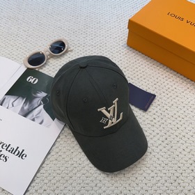 Бейсболка Louis Vuitton Новая бейсболк