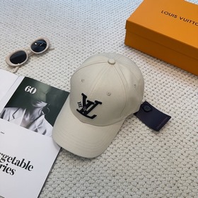 Бейсболка Louis Vuitton Новая бейсболк