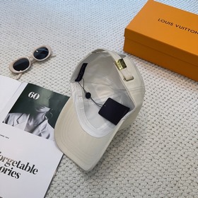 Бейсболка Louis Vuitton Новая бейсболк