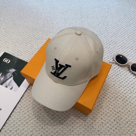 Бейсболка Louis Vuitton Новая бейсболк