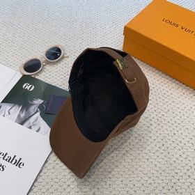 Бейсболка Louis Vuitton Новая бейсболк