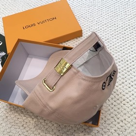Бейсболка Louis Vuitton Новая бейсболк