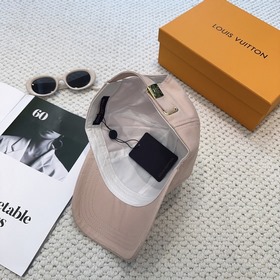 Бейсболка Louis Vuitton Новая бейсболк