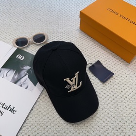 Бейсболка Louis Vuitton Новая бейсболк