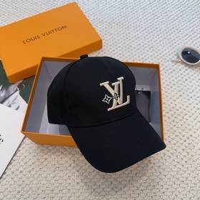 Бейсболка Louis Vuitton Новая бейсболк