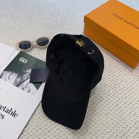 Бейсболка Louis Vuitton Новая бейсболк