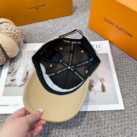 Бейсболка Louis Vuitton Новая бейсболк