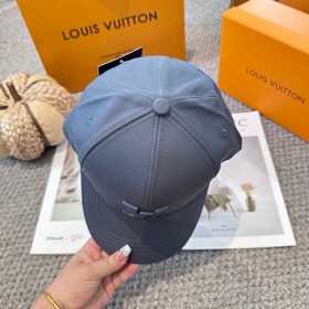 Бейсболка Louis Vuitton Новая бейсболк