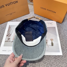 Бейсболка Louis Vuitton Новая бейсболк