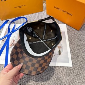 Бейсболка Louis Vuitton Новая бейсболк
